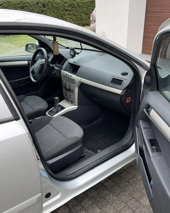 Opel Astra cena 10800 przebieg: 257000, rok produkcji 2008 z Jabłonowo Pomorskie małe 172